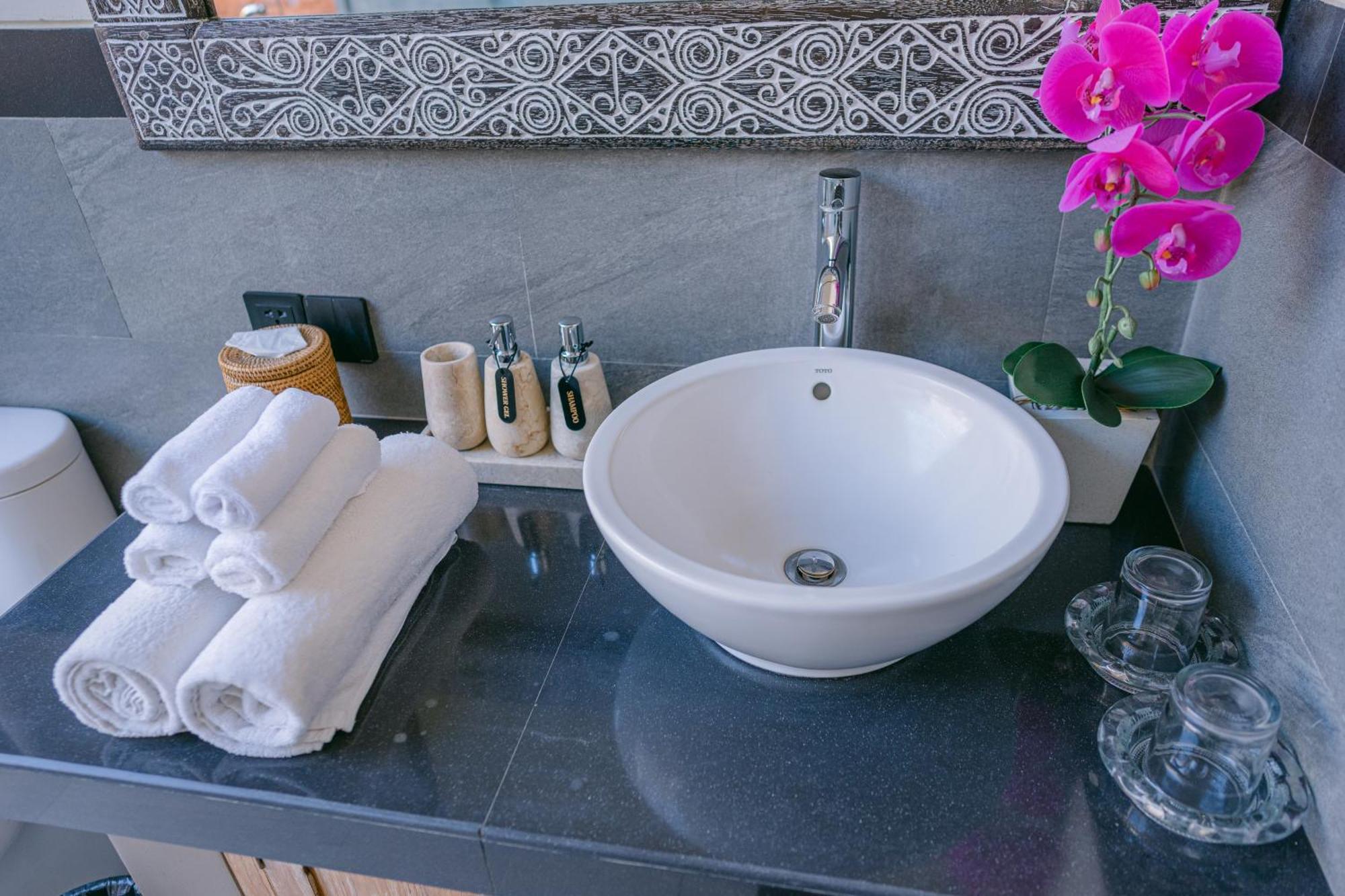 2 Seasons Villa Sun - Luxury With Private Pool 乌布 外观 照片